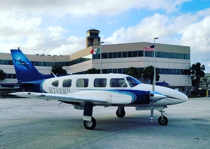 Piper PA-31-325 Navajo C/R N748NP
