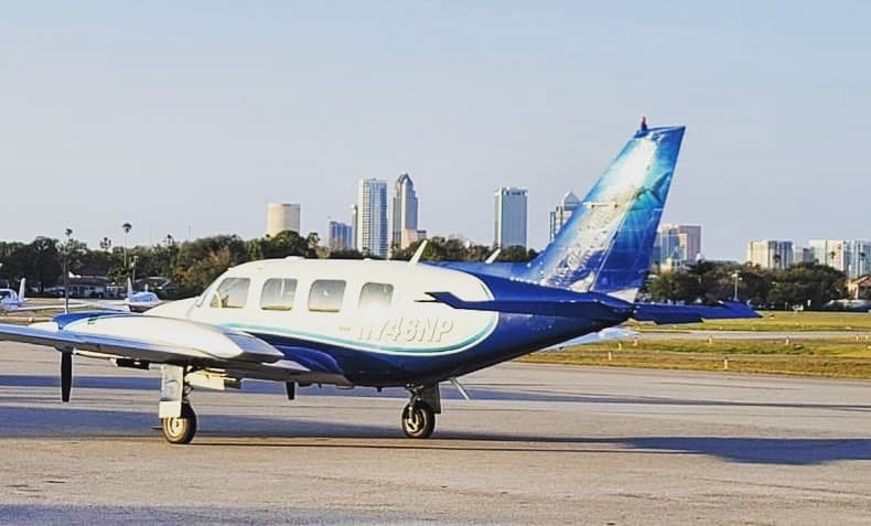 Piper PA-31-325 Navajo C/R N748NP