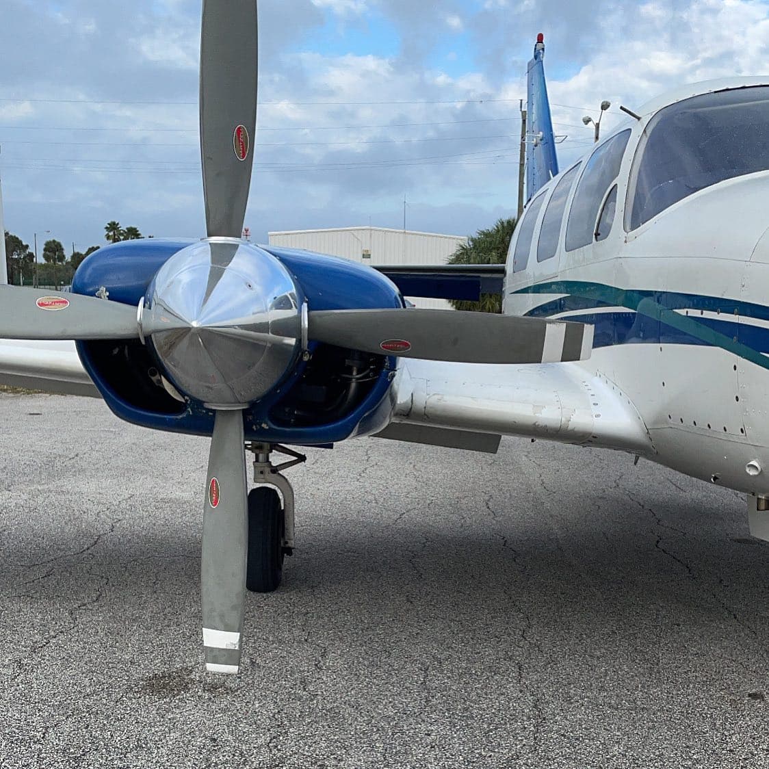 Piper PA-31-325 Navajo C/R N748NP
