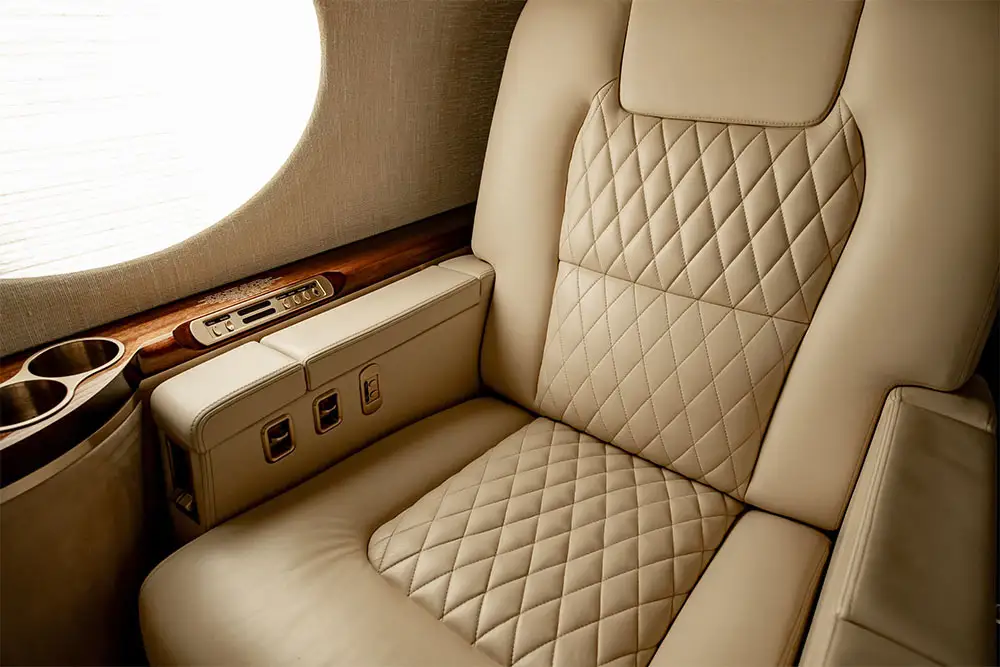Gulfstream G550 N74VW