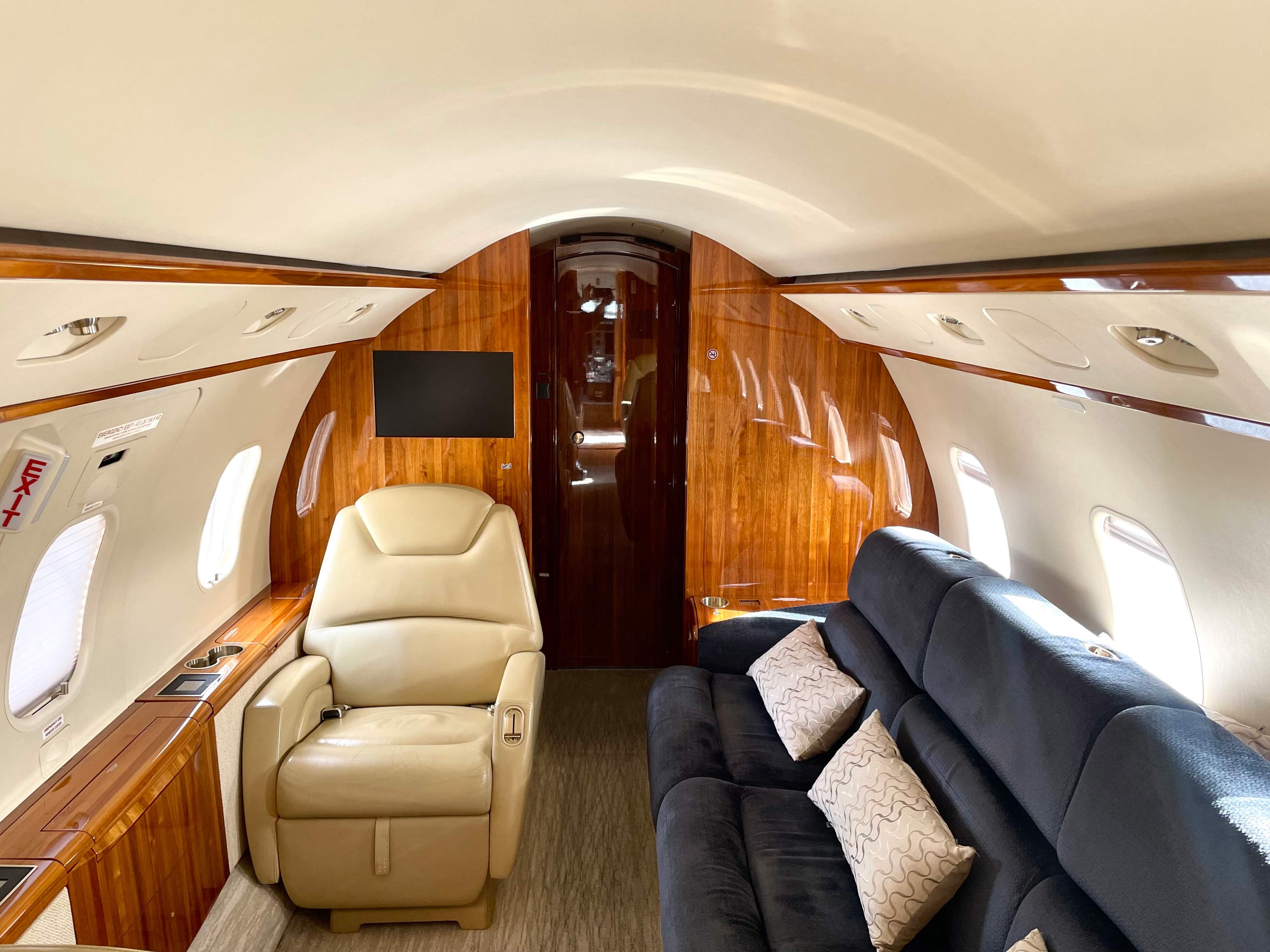 Challenger 300 N753RP