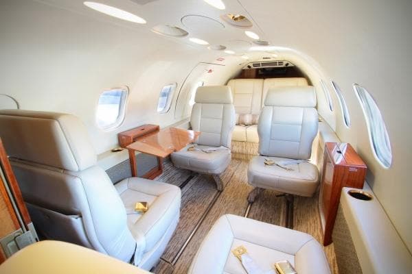 Learjet 35A N76RA
