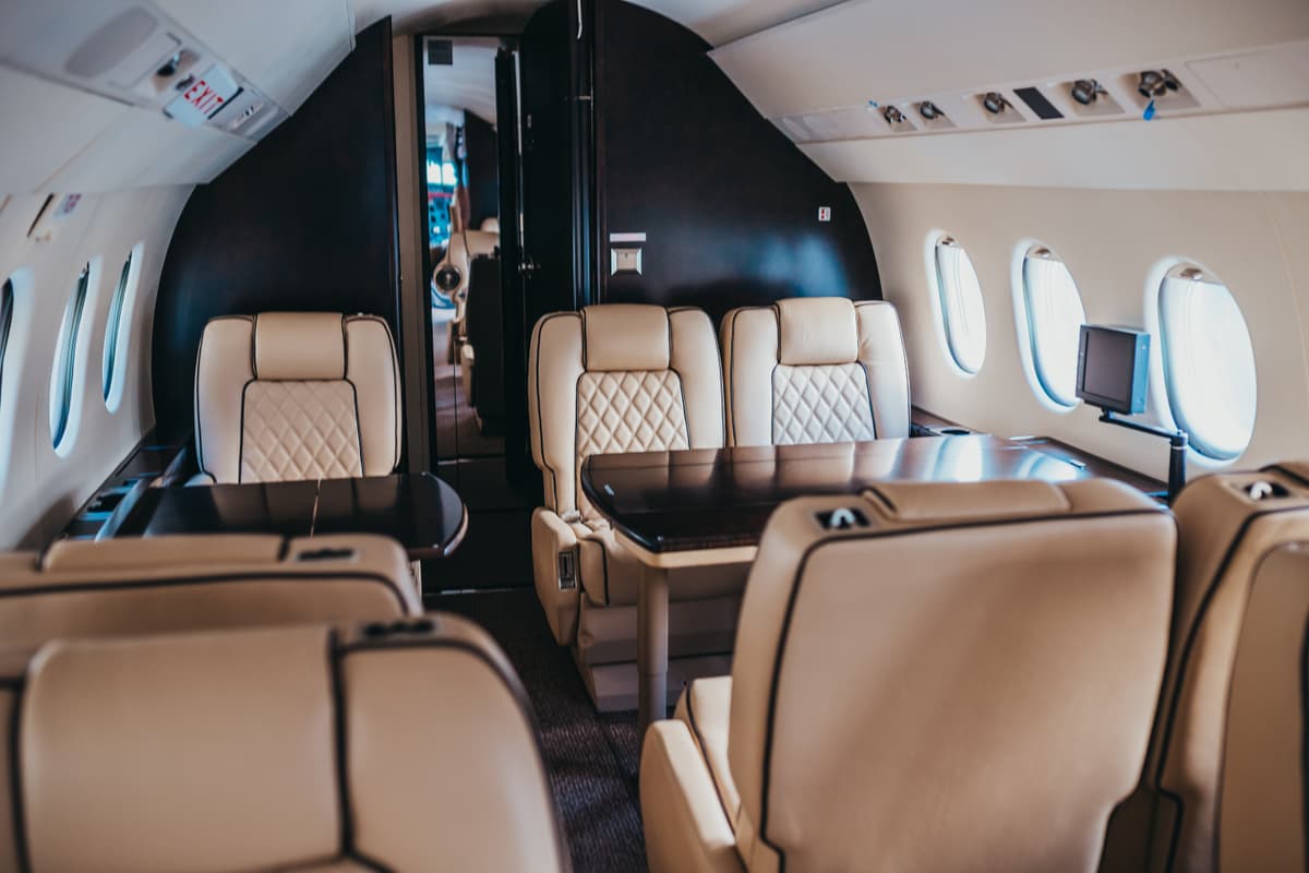 Falcon 2000 N770TM