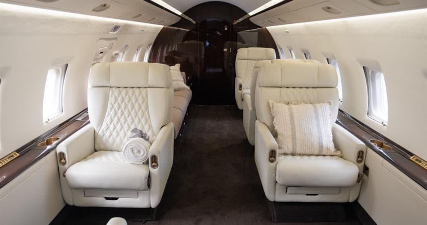Challenger 604 N777MV