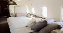 Challenger 604 N777MV