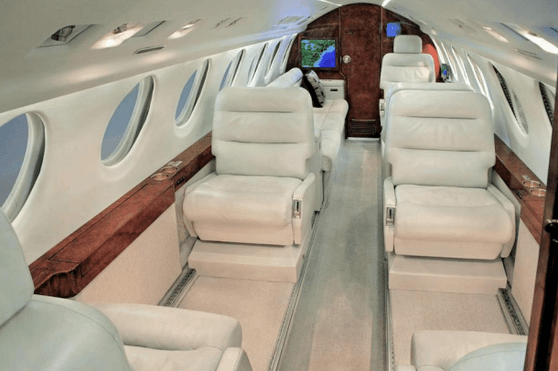 Falcon 50 N777UV