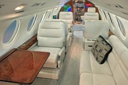 Falcon 50 N777UV