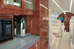 Falcon 50 N777UV
