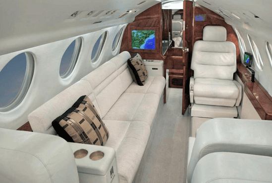 Falcon 50 N777UV