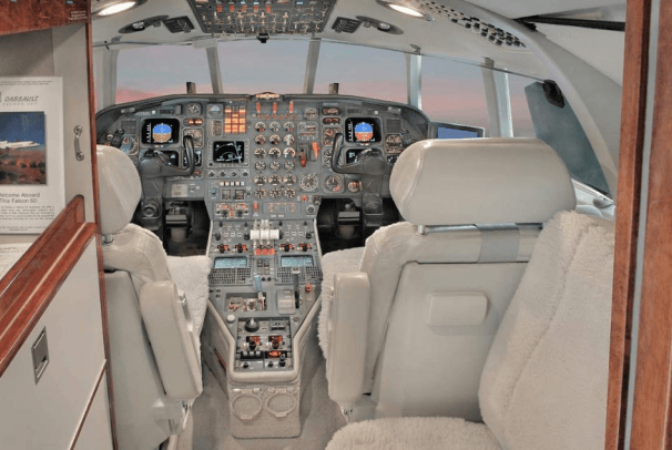 Falcon 50 N777UV