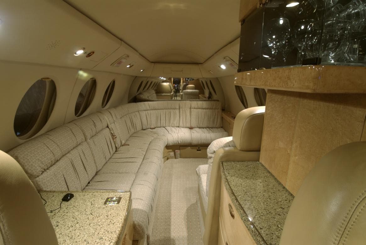 Falcon 50 N777ZL