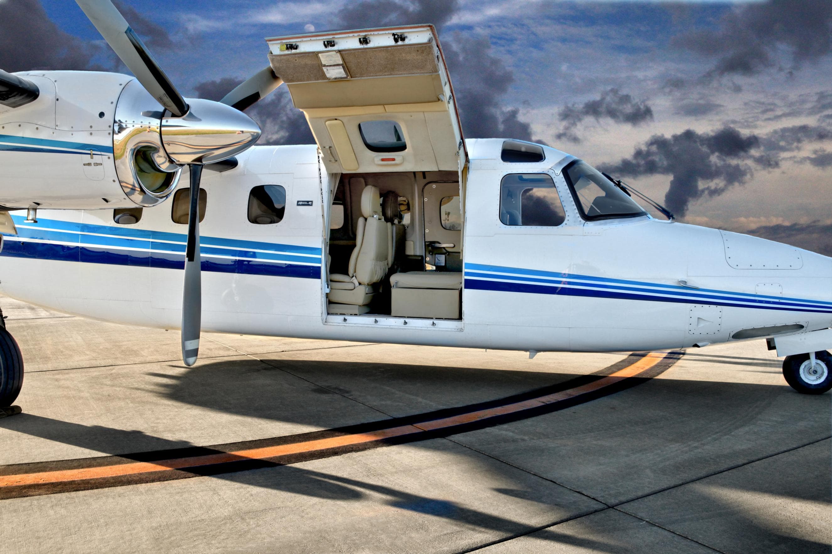 Aero Commander 690 N77HS