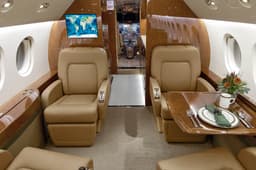 Falcon 900B N780SP