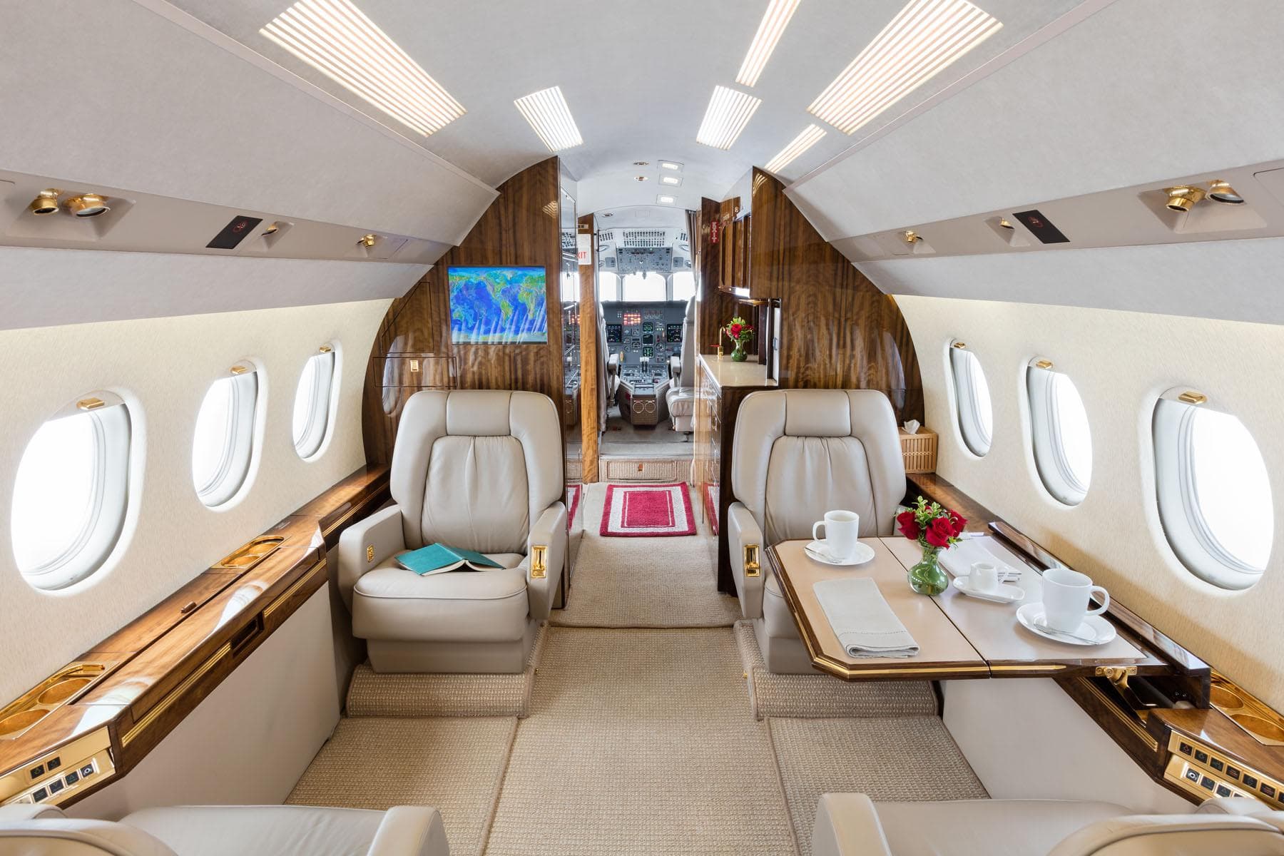 Falcon 2000 N783FS