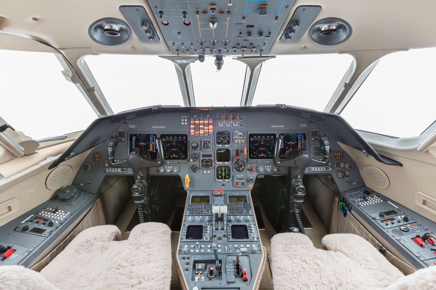 Falcon 2000 N783FS