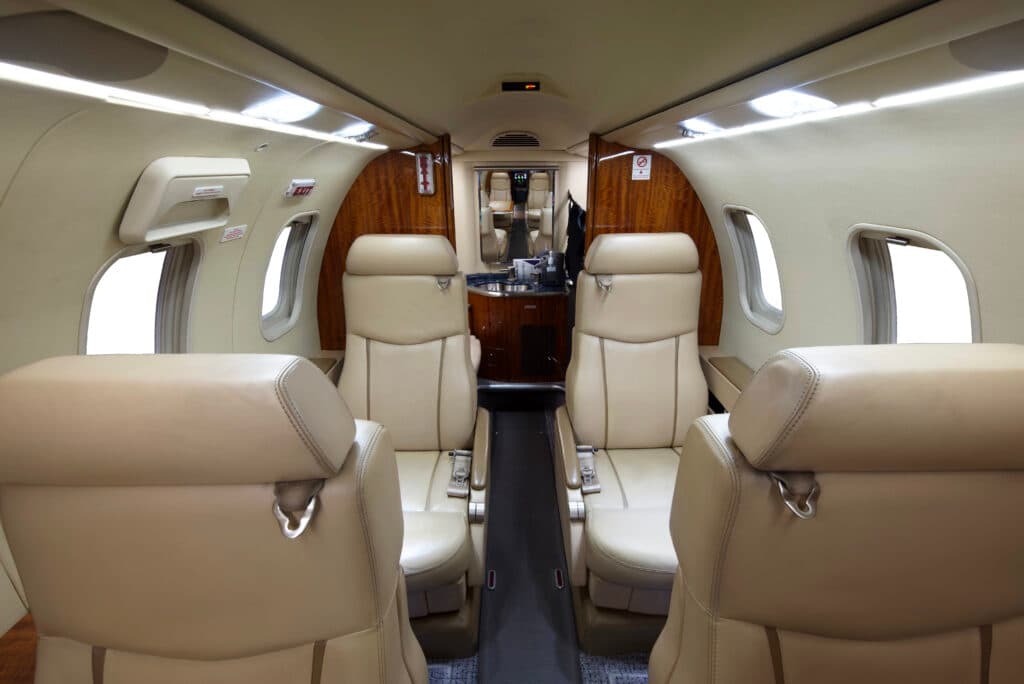 Learjet 40XR N784CC