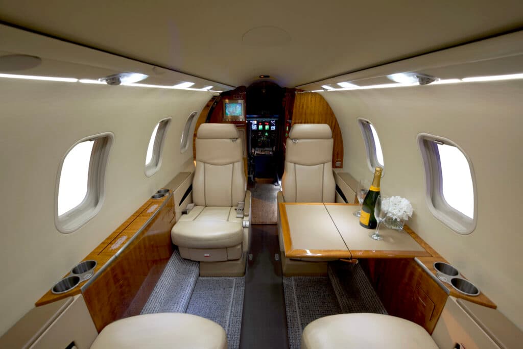 Learjet 40XR N784CC