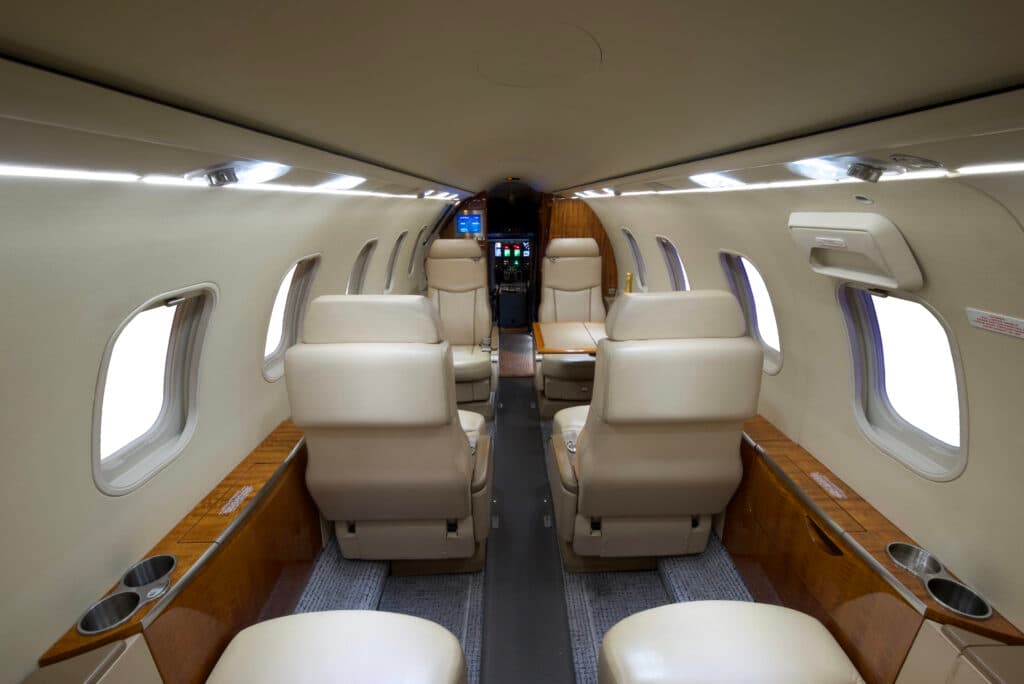 Learjet 40XR N784CC