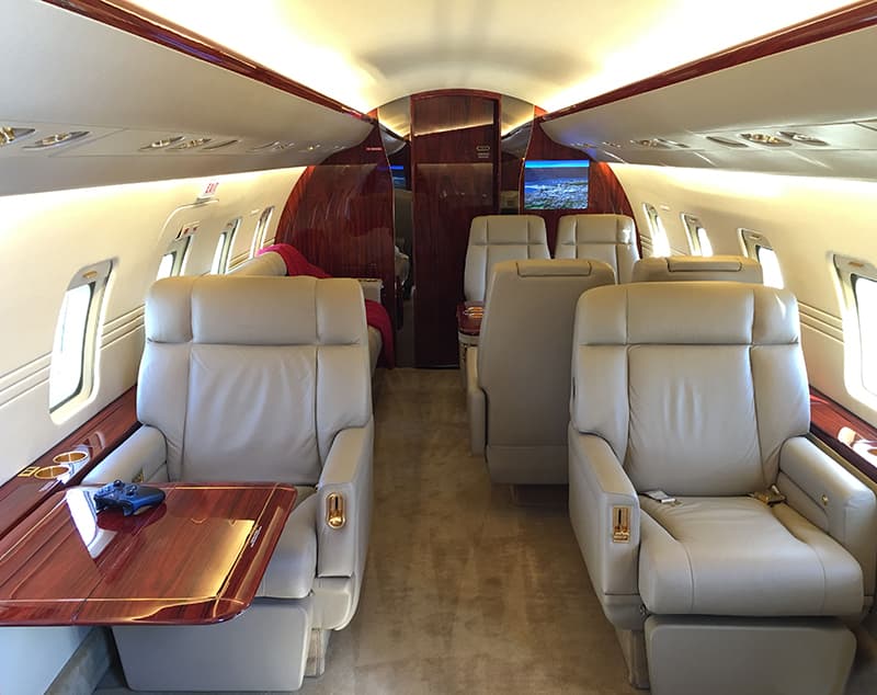 Challenger 604 N800LB