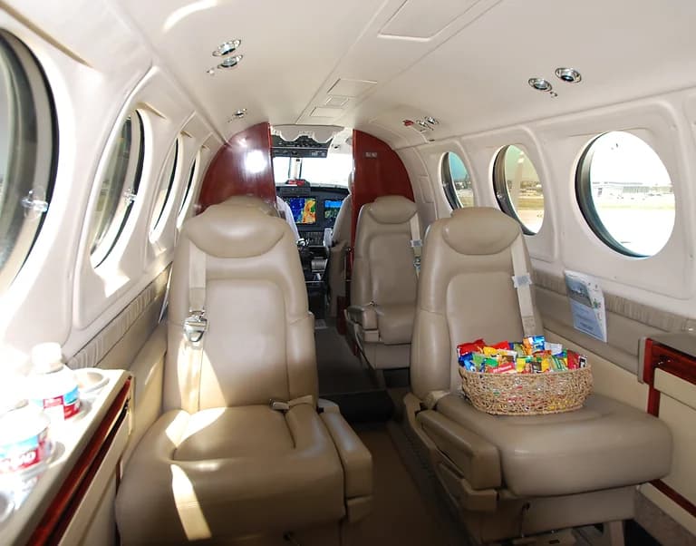 Beechcraft King Air B200 N805C