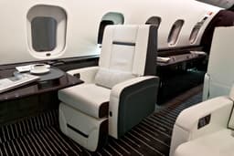 Global 5000 N80AK