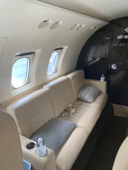 Hawker 800A N814ST