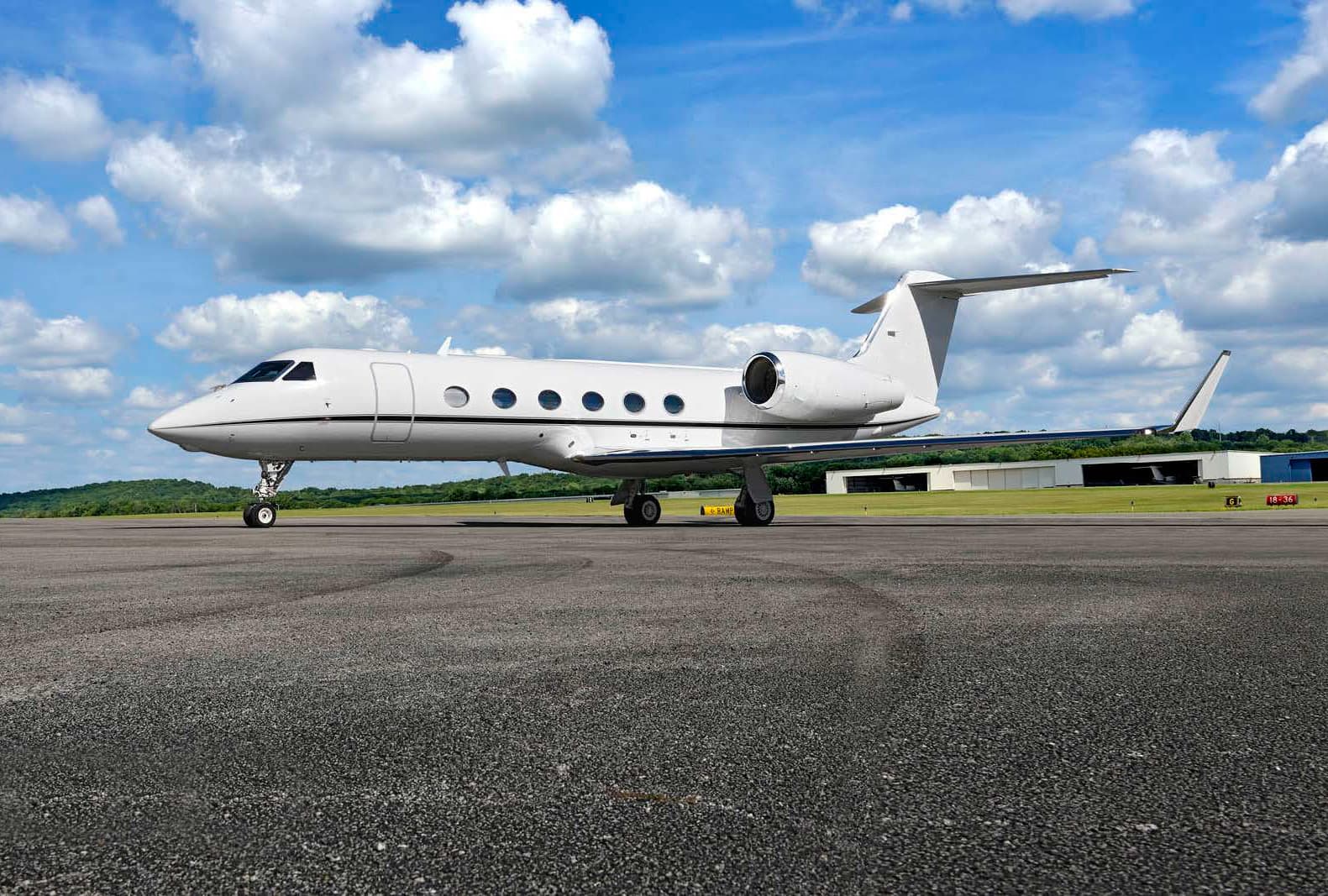 Gulfstream G450 N817DE