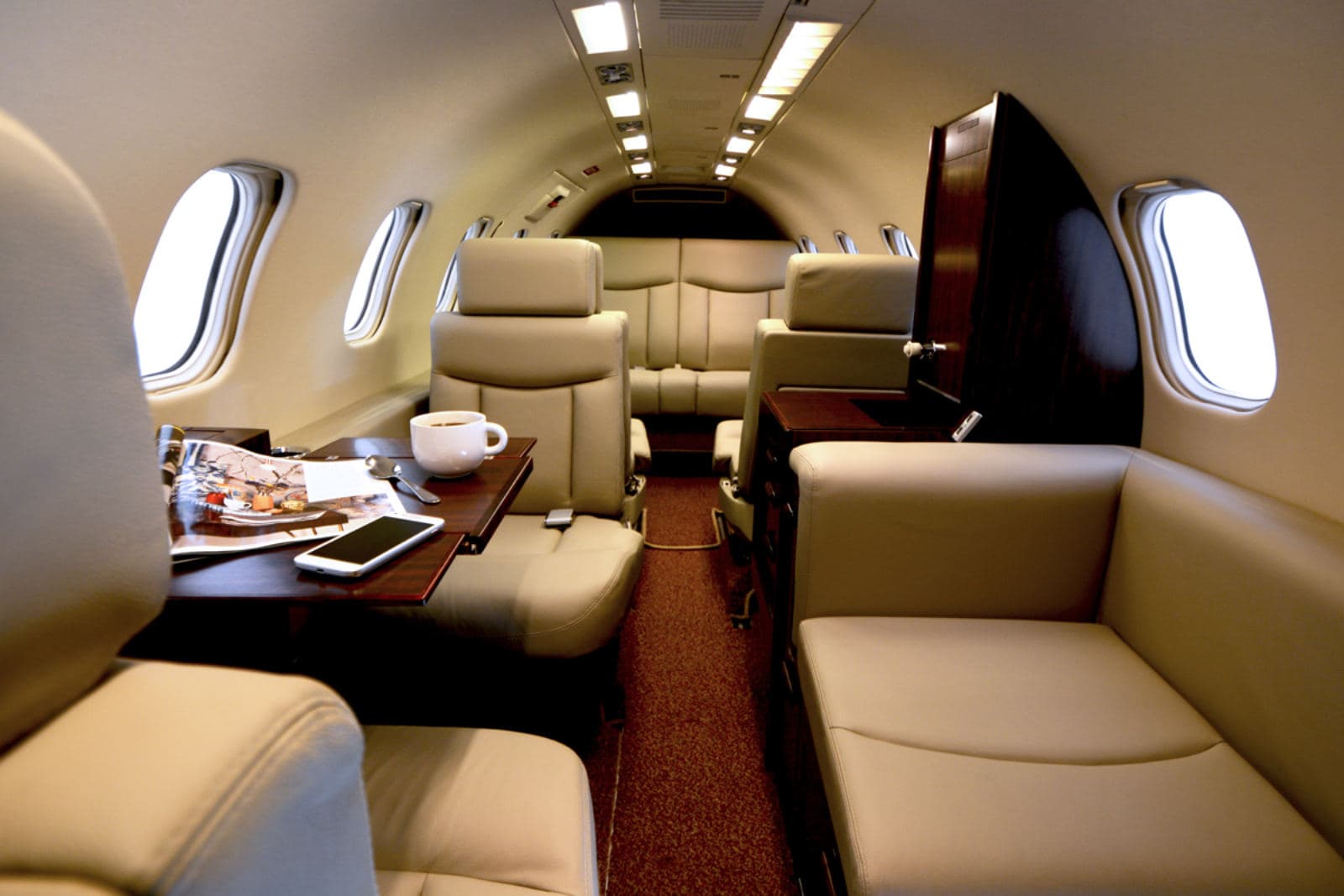 Learjet 35A N817EM