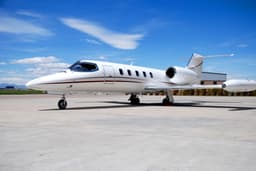Learjet 35A N817EM