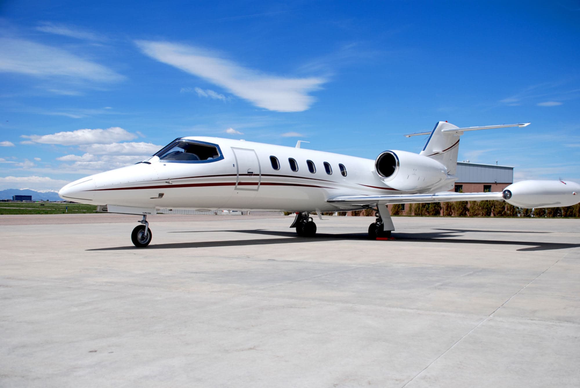 Learjet 35A N817EM