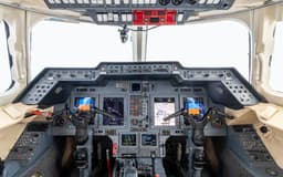 Hawker 900XP N818EZ