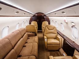 Challenger 300 N818WF
