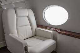 Gulfstream G550 N8228N