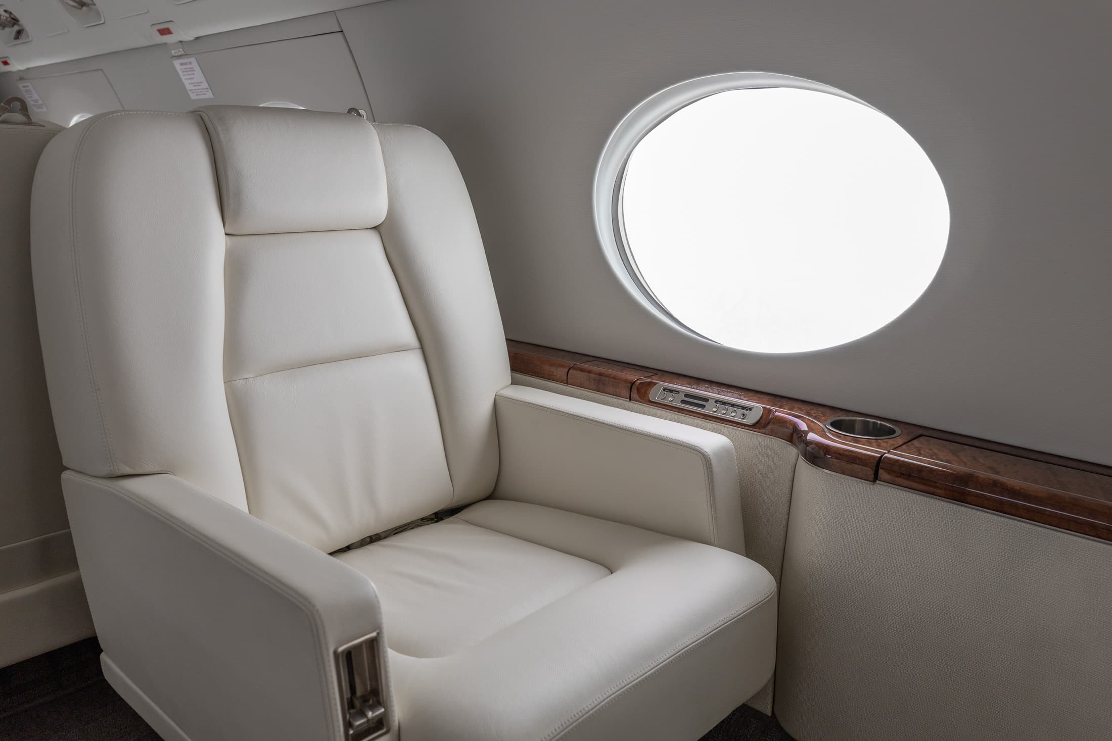 Gulfstream G550 N8228N