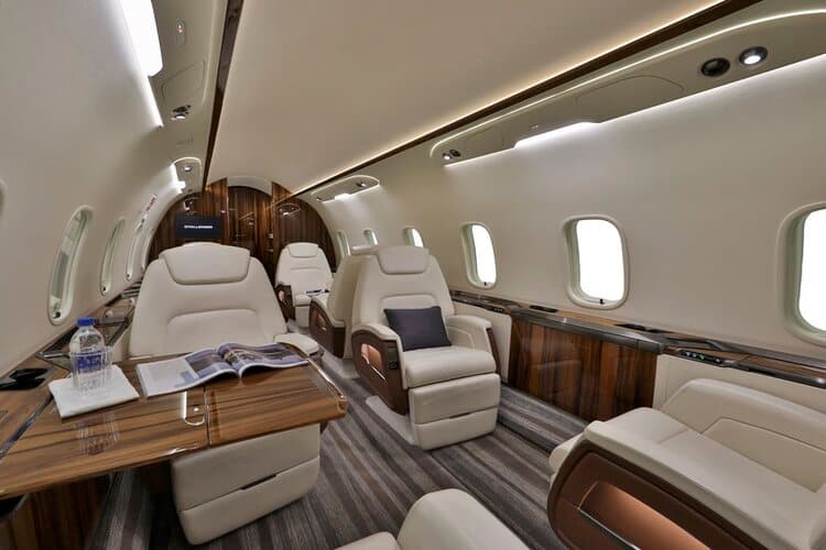 Challenger 350 N822LL