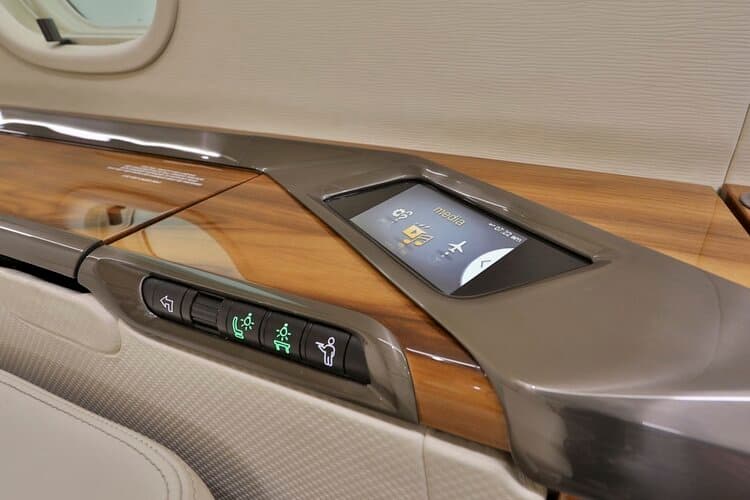 Challenger 350 N822LL