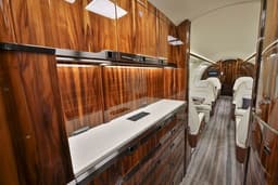 Challenger 350 N822LL