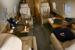 Learjet 55 N824MG