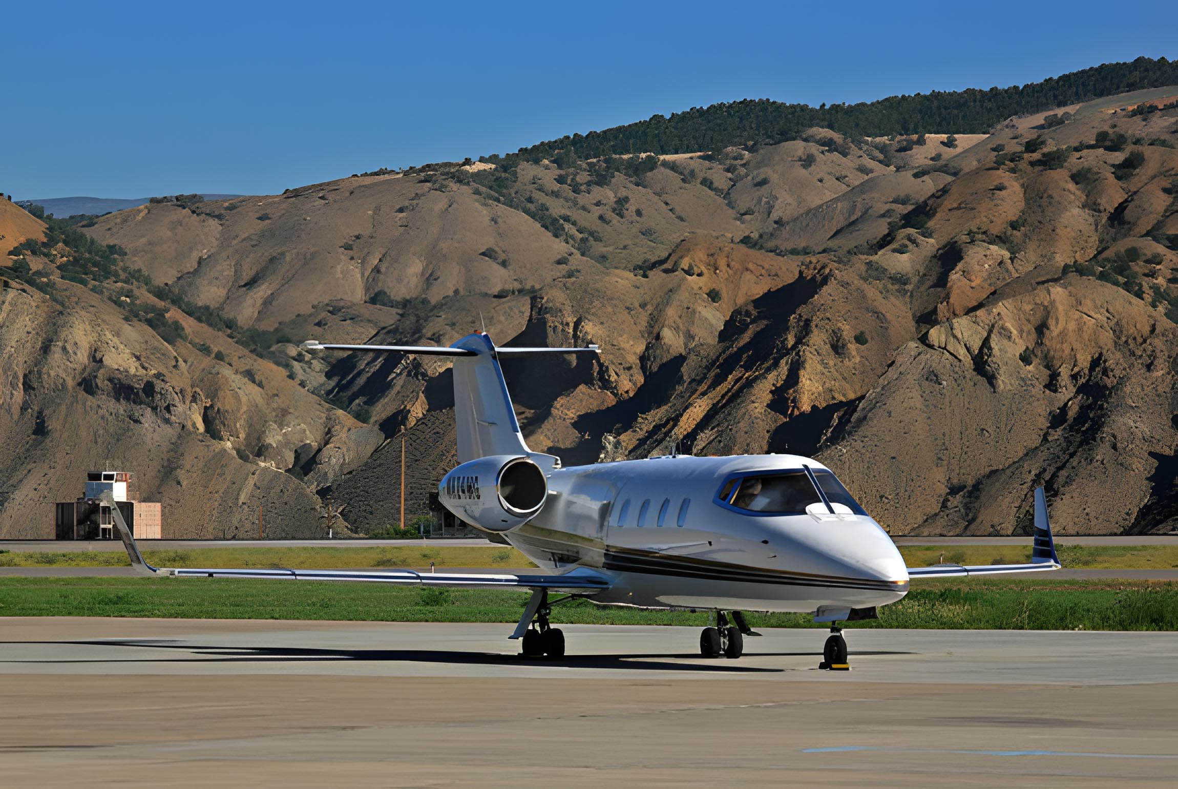 Learjet 55 N824MG