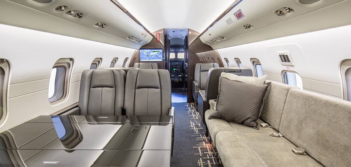 Challenger 601-3R N825SG