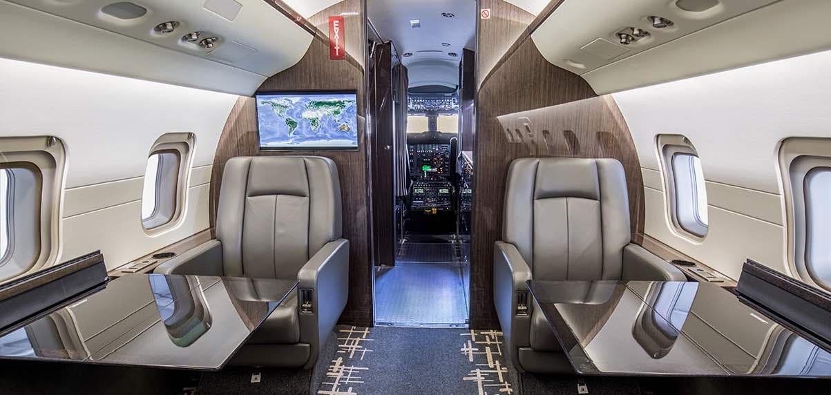 Challenger 601-3R N825SG