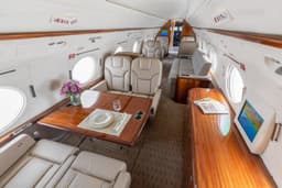 Gulfstream G300 N826RP