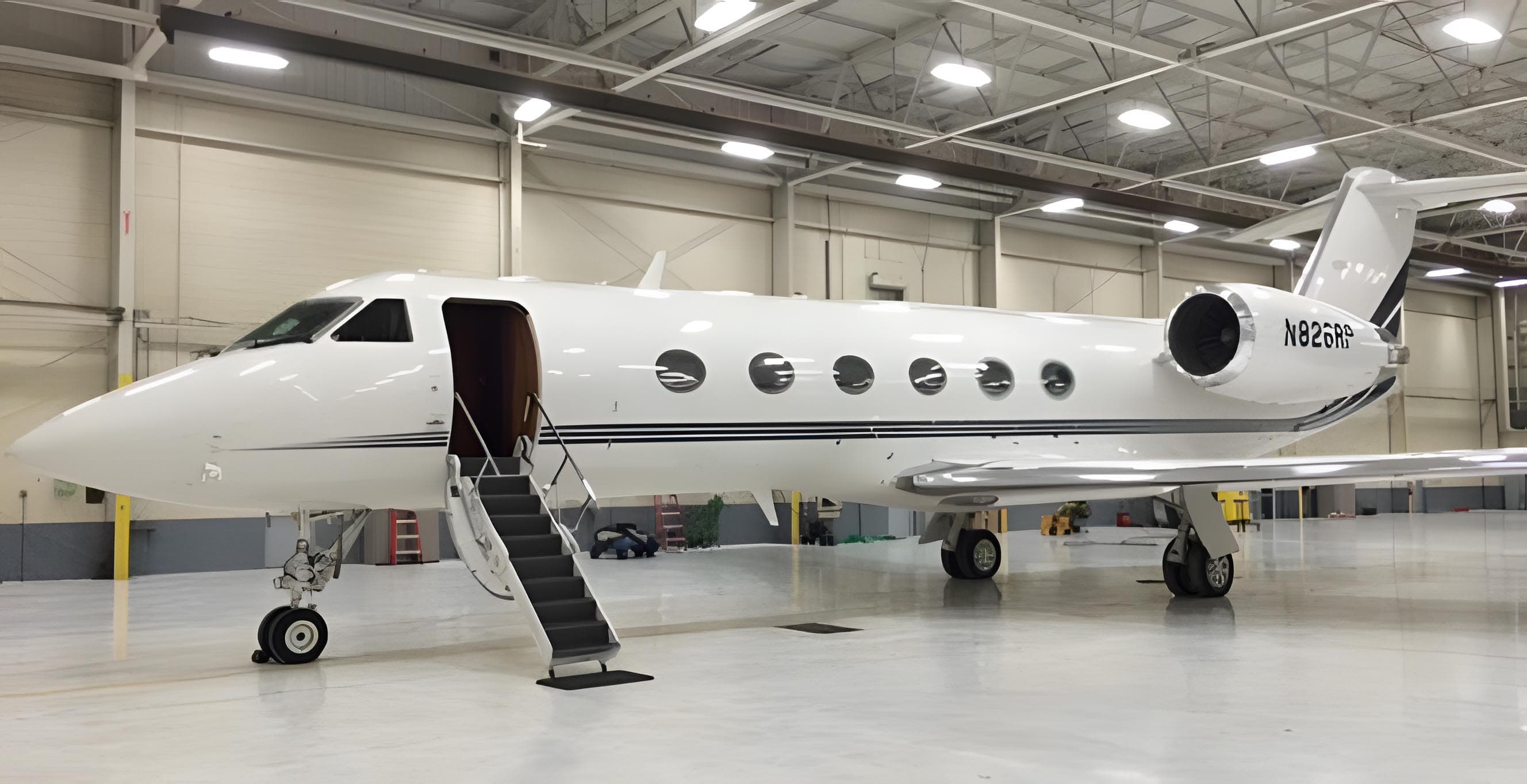 Gulfstream G300 N826RP
