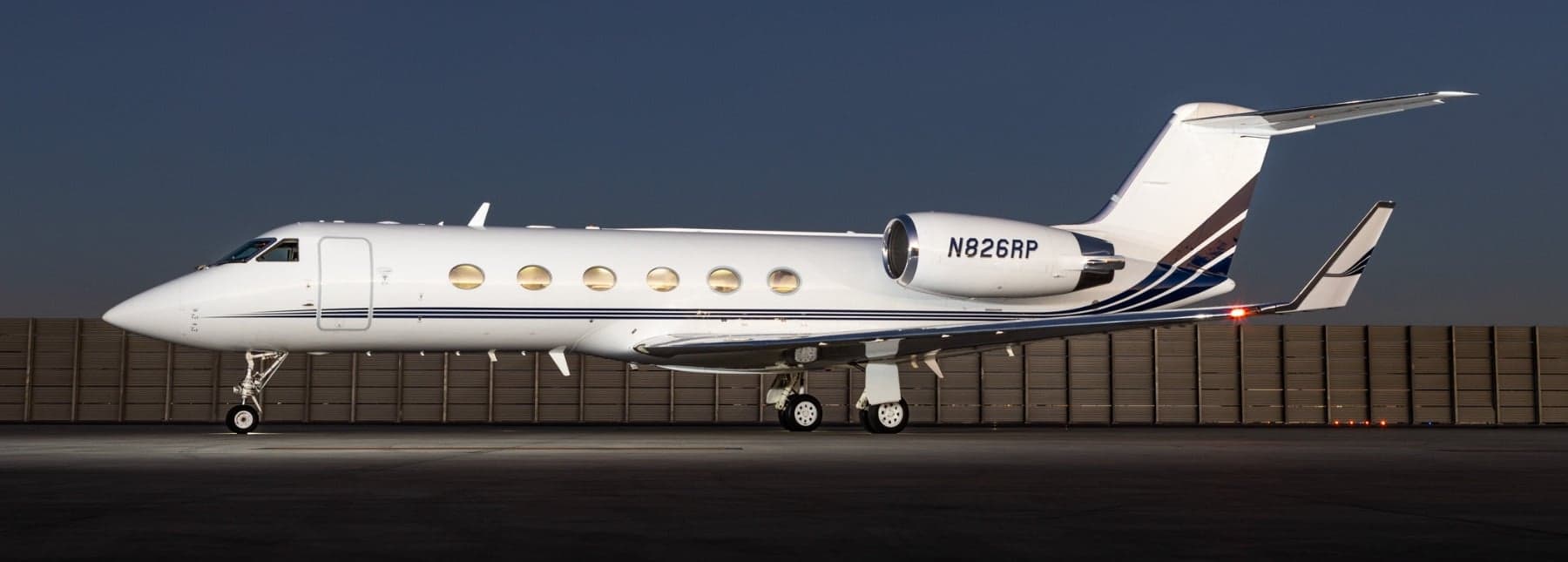 Gulfstream G300 N826RP