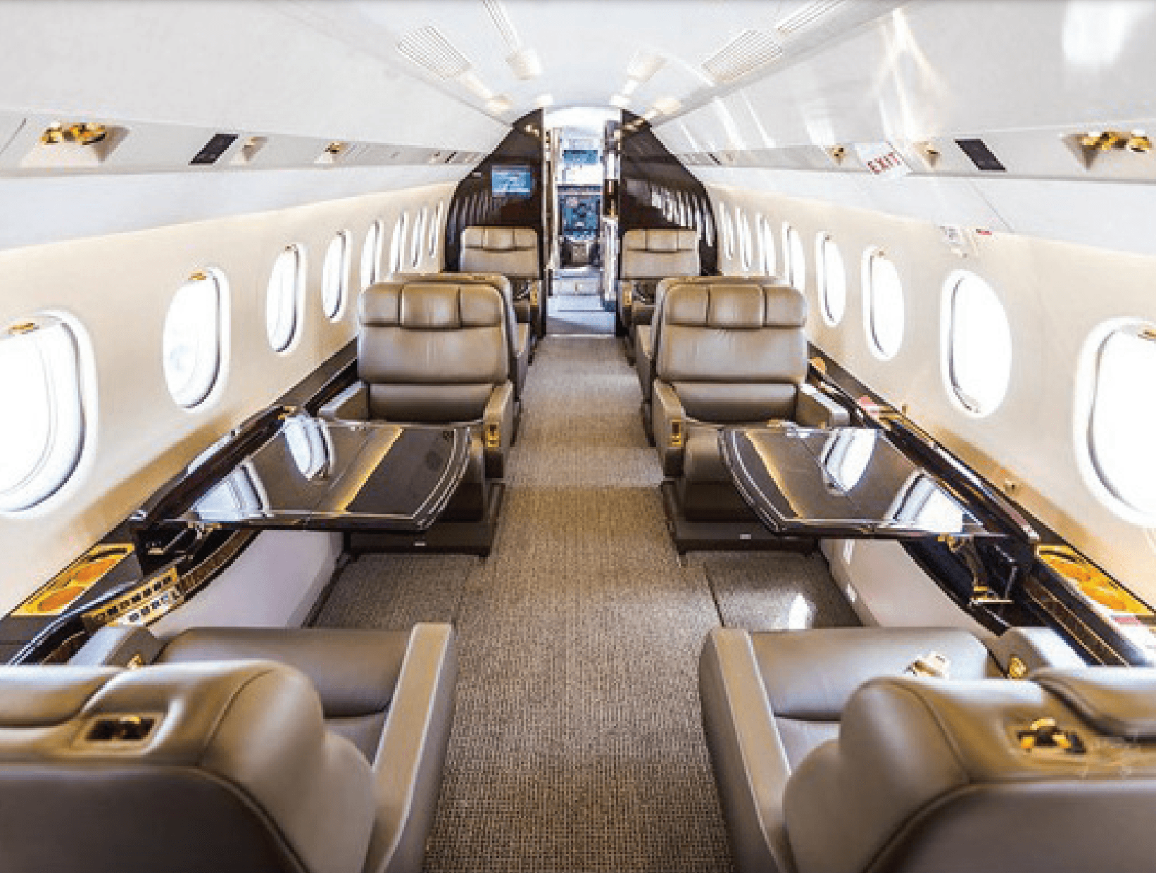 Falcon 2000 N827CK