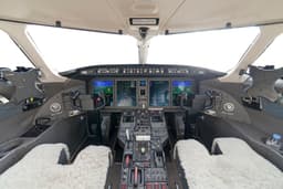 Challenger 350 N827DD