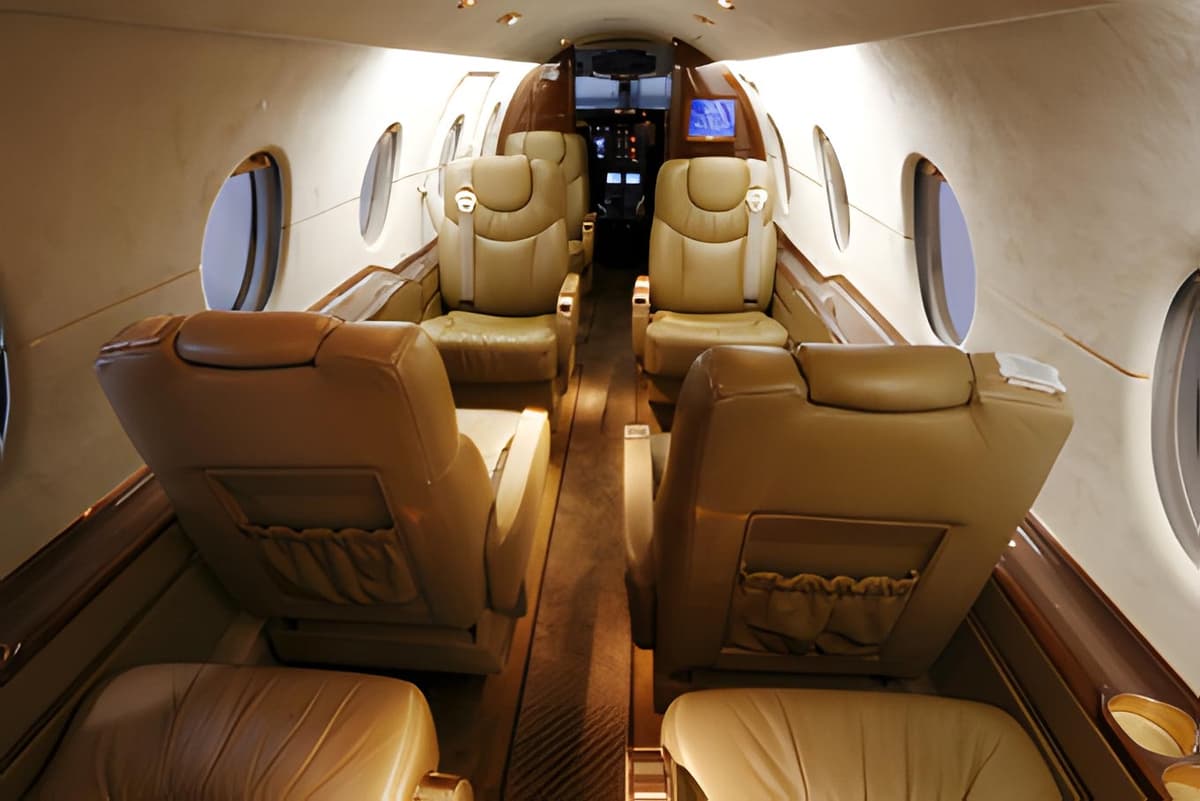 Hawker 400XP N831KB