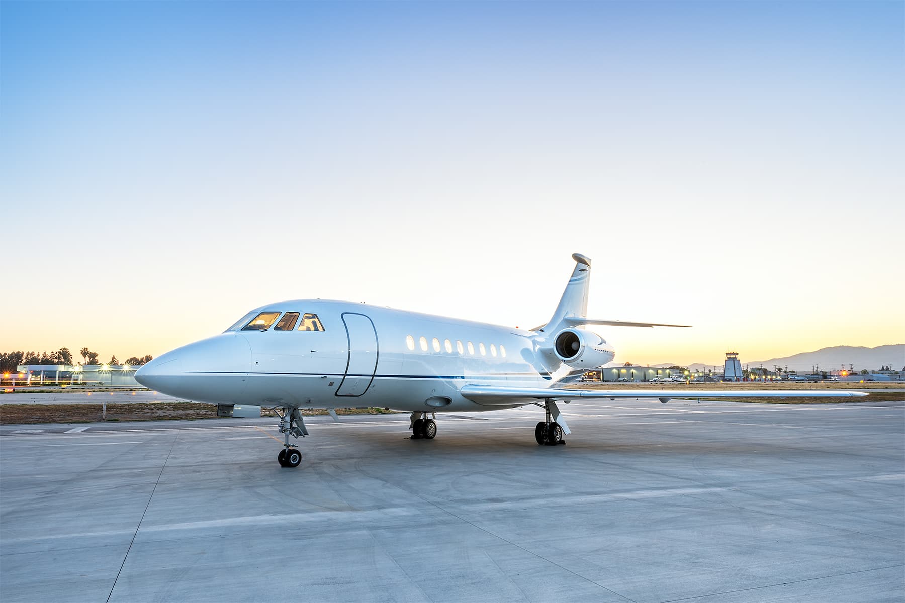 Falcon 2000EX EASy N833JB