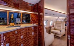 Challenger 604 N838LJ