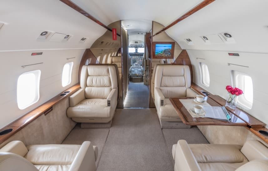 Challenger 601 N843GS